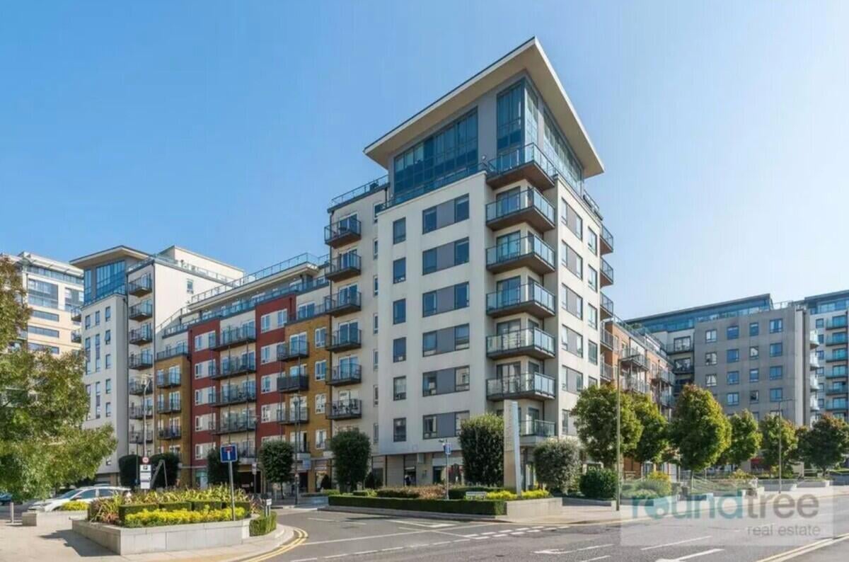 Curtiss House at Beaufort Park