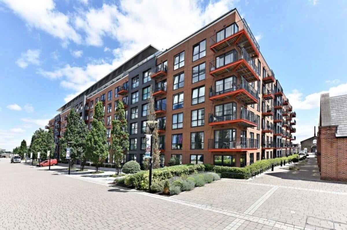 Warehouse Court at Royal Arsenal Riverside